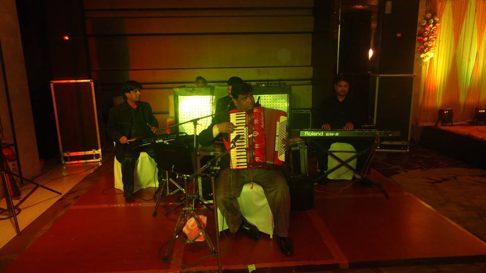 accordion artist near me south-delhi