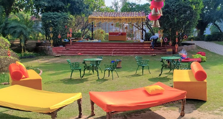 best farm house for party south-delhi