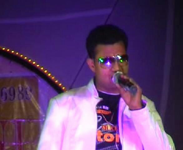 best male singer south-delhi
